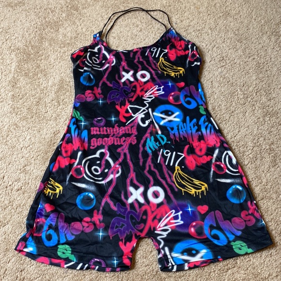 Graphic Onesie - Picture 2 of 3